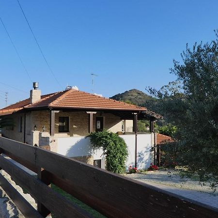 Lola'S Cottage & Garden Kalokhorio Exterior photo