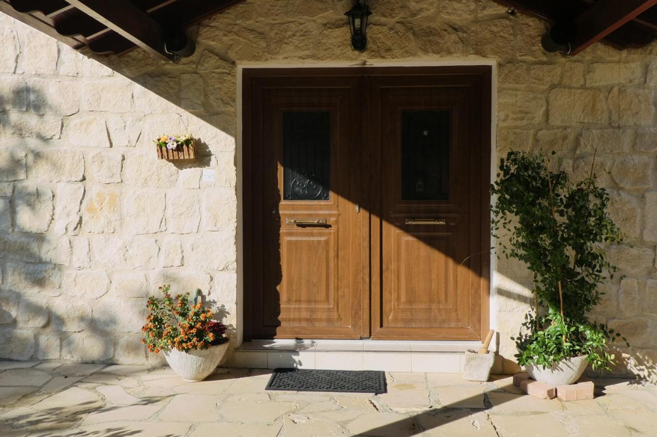 Lola'S Cottage & Garden Kalokhorio Exterior photo